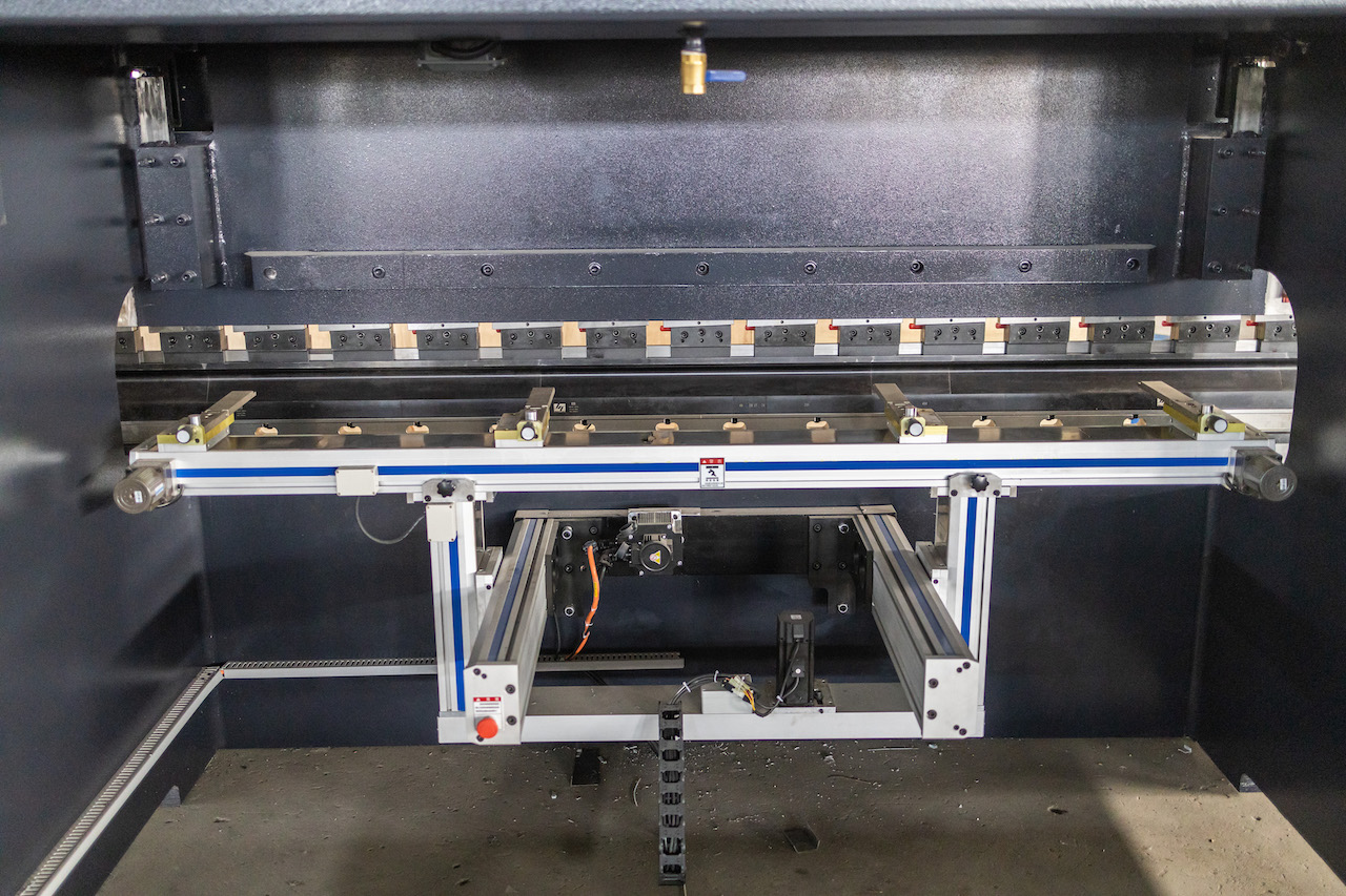 100t Hidravlik Cnc Əyləc Presi Crowning Cnc Pres Əyləc Delem