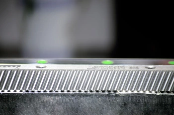 1500*3000mm 500w Racuys Or Ipg Fiber Laser Cutting Machine 1500*3000mm 500w Racuys və ya Ipg Fiber Lazer Kəsmə Maşını