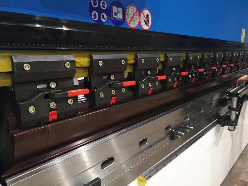 160t-4000 4-axis Cnc Hydraulic Bending Machine Press Brake 160t-4000 4 oxlu Cnc Hidravlik Bükmə Maşını Pres Əyləci