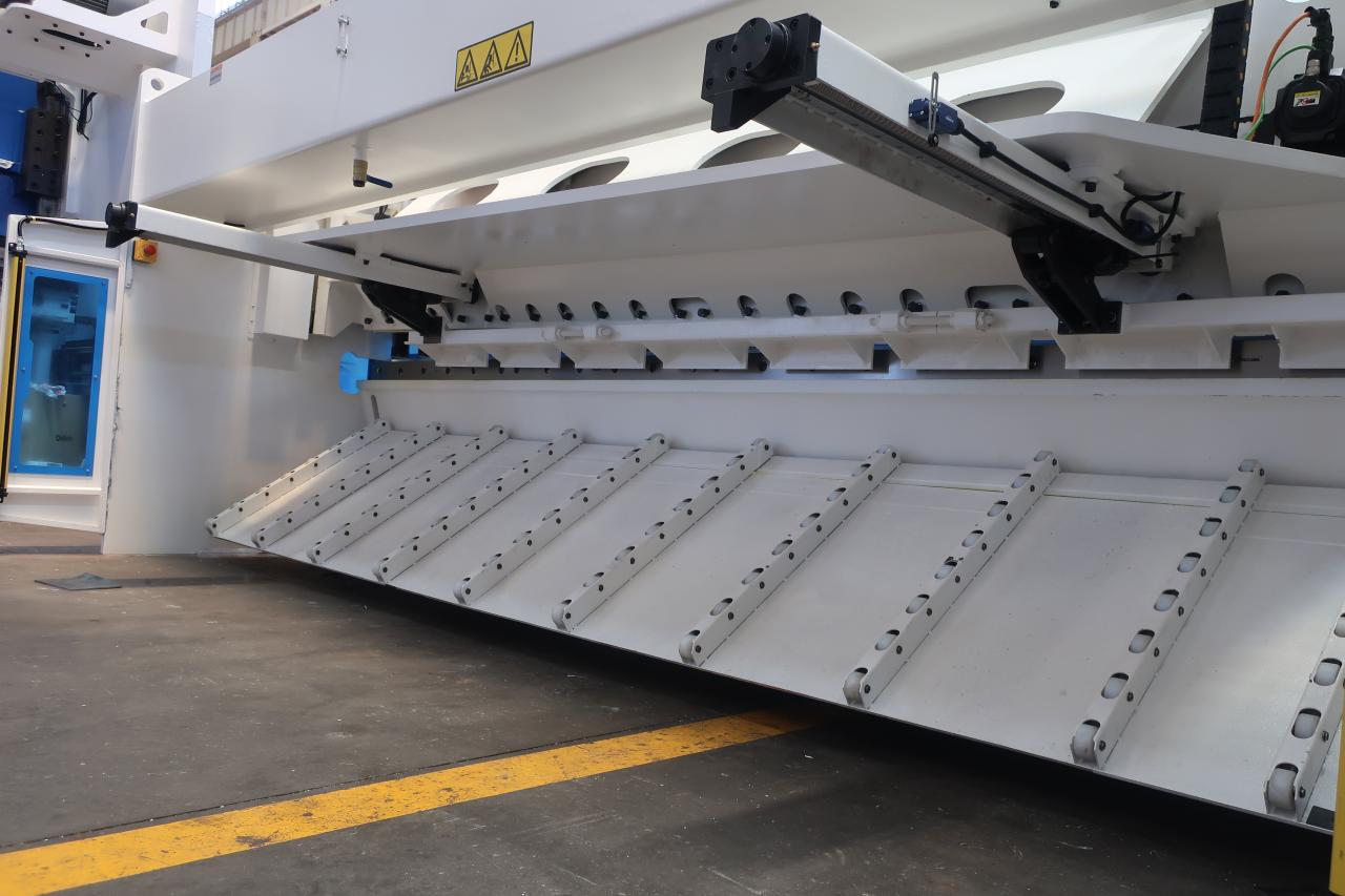 6 Metr Levha Kəsmə üçün 16 mm Hidravlik Giyotin Kəsmə Maşını