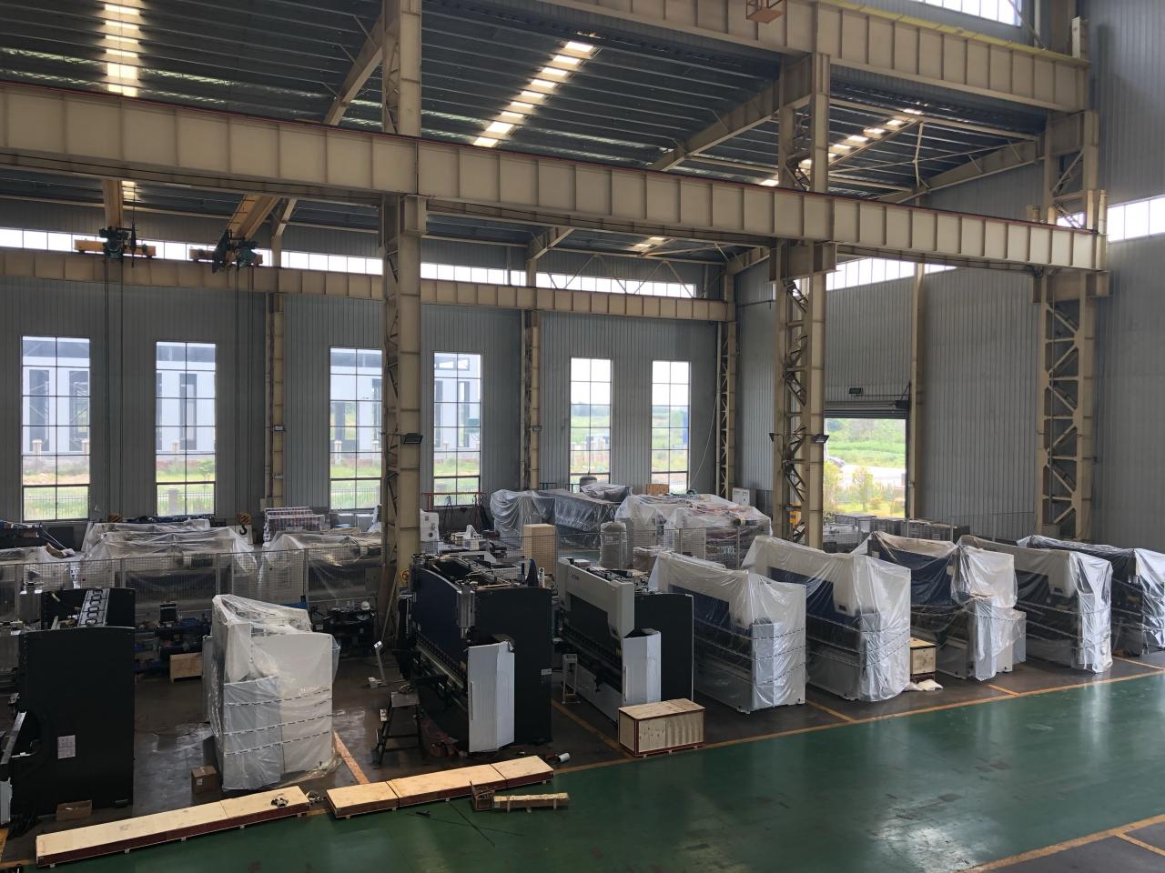 16mm Hydraulic Guillotine Shearing Machine For Sheet Metal Cutting 6 Meters 6 Metr Levha Kəsmə üçün 16 mm Hidravlik Giyotin Kəsmə Maşını