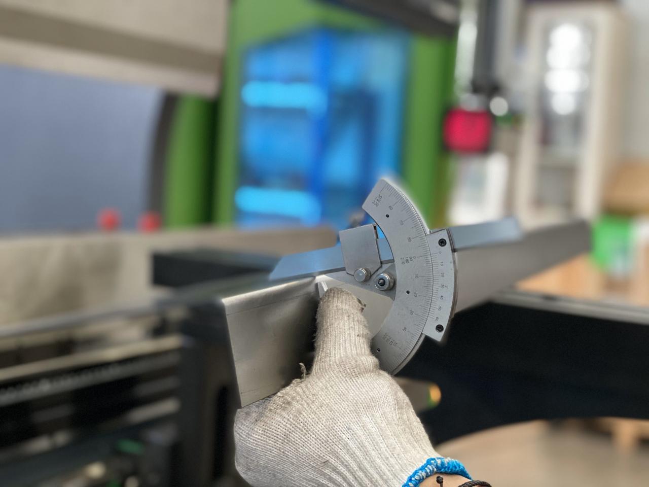 16mm Hydraulic Guillotine Shearing Machine For Sheet Metal Cutting 6 Meters 6 Metr Levha Kəsmə üçün 16 mm Hidravlik Giyotin Kəsmə Maşını