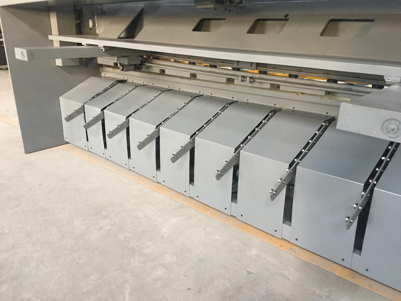 2.5m Uzunluqda Hidravlik Nc Swing Beam Kəsmə Maşını