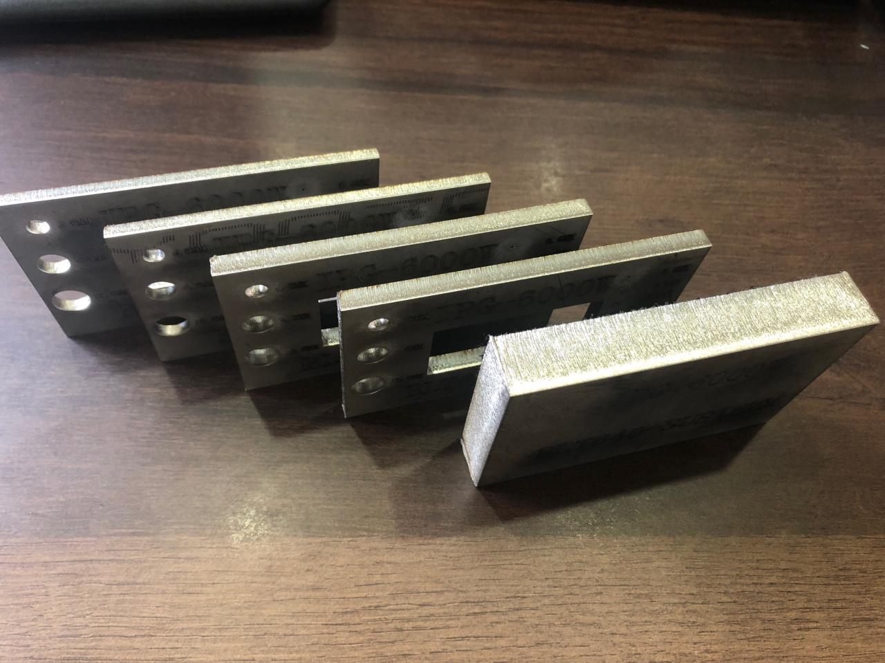 3015 4015 1kw To 6kw Cnc Fiber Laser Cutting Machine Raycus Laser Power 3015 4015 1kw - 6kw Cnc Fiber Lazer Kəsmə Maşın Raycus Lazer Gücü