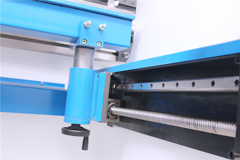 3+1 Axis Cnc Hydraulic Press Brake With Esa System Esa Sistemli 3+1 Oxlu Cnc Hidravlik Pres Əyləc