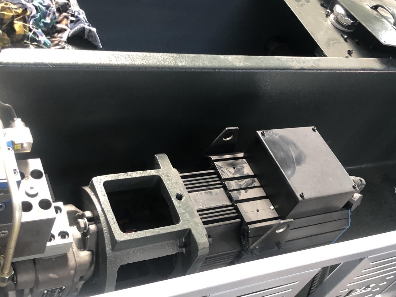 3+1 Axis Cnc Hydraulic Press Brake With Esa System Esa Sistemli 3+1 Oxlu Cnc Hidravlik Pres Əyləc