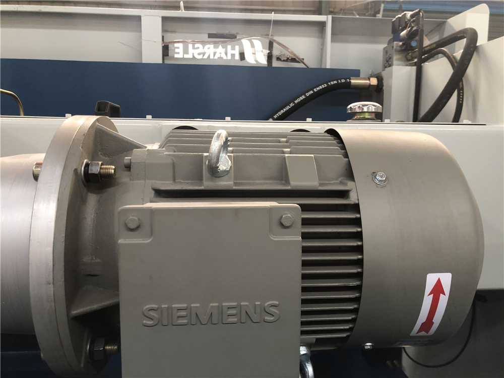 3+1 Axis Cnc Hydraulic Press Brake With Esa System Esa Sistemli 3+1 Oxlu Cnc Hidravlik Pres Əyləc