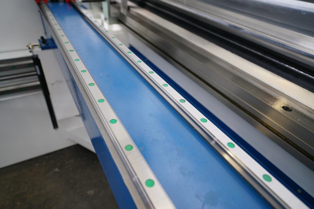 4 Axis Cnc Tandem Press Brake With Delem Da58t 2d Graphical Controller Delem Da58t 2d Qrafik Nəzarətçi ilə 4 Oxlu Cnc Tandem Pres Əyləci