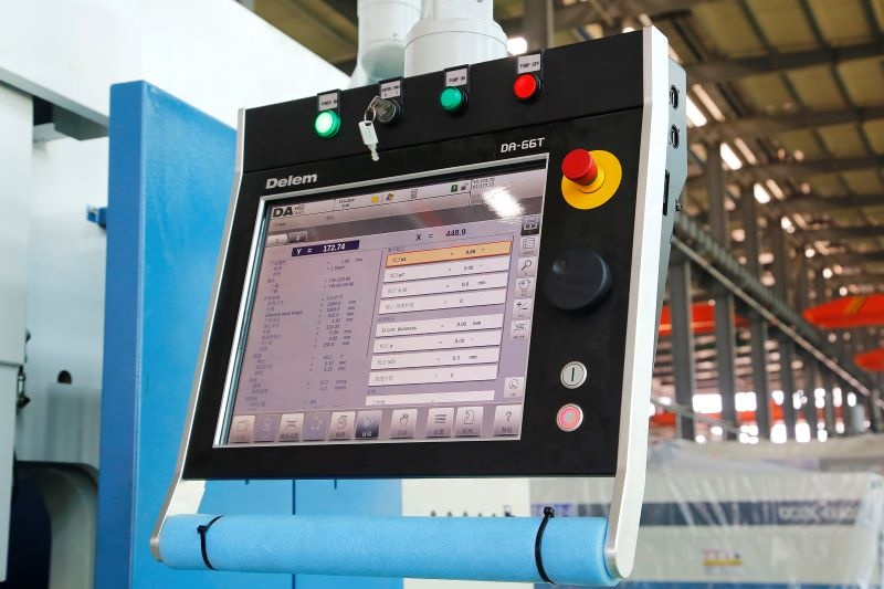 4 Axis Cnc Tandem Press Brake With Delem Da58t 2d Graphical Controller Delem Da58t 2d Qrafik Nəzarətçi ilə 4 Oxlu Cnc Tandem Pres Əyləci