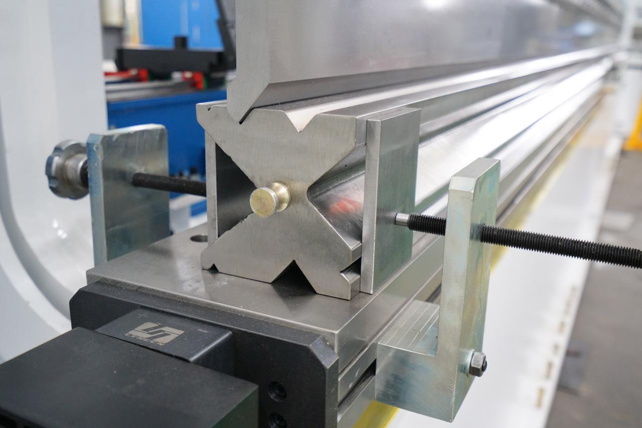 4 Axis Cnc Tandem Press Brake With Delem Da58t 2d Graphical Controller Delem Da58t 2d Qrafik Nəzarətçi ilə 4 Oxlu Cnc Tandem Pres Əyləci