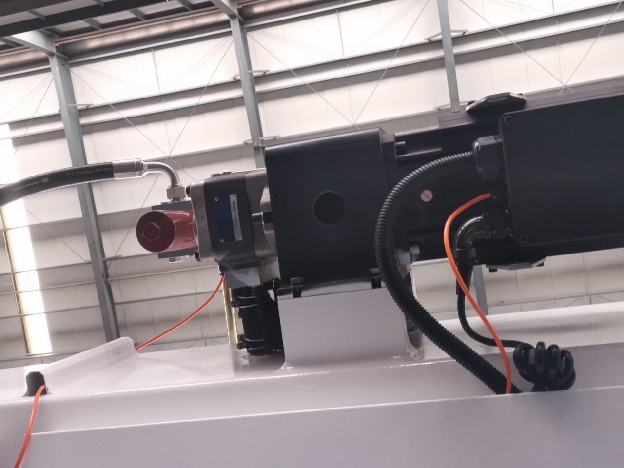 4 Axis Cnc Tandem Press Brake With Delem Da58t 2d Graphical Controller Delem Da58t 2d Qrafik Nəzarətçi ilə 4 Oxlu Cnc Tandem Pres Əyləci