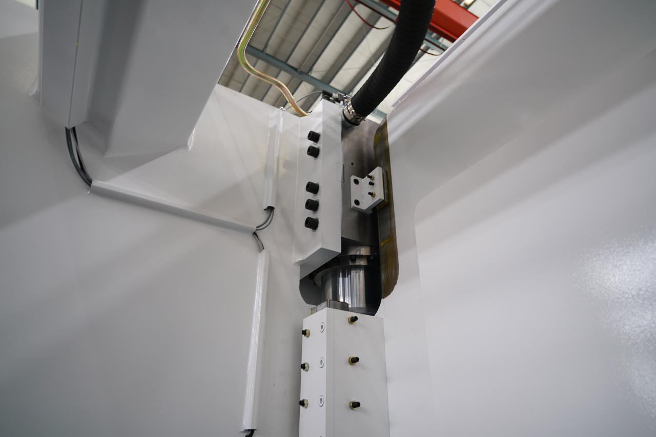 4 Axis Cnc Tandem Press Brake With Delem Da58t 2d Graphical Controller Delem Da58t 2d Qrafik Nəzarətçi ilə 4 Oxlu Cnc Tandem Pres Əyləci