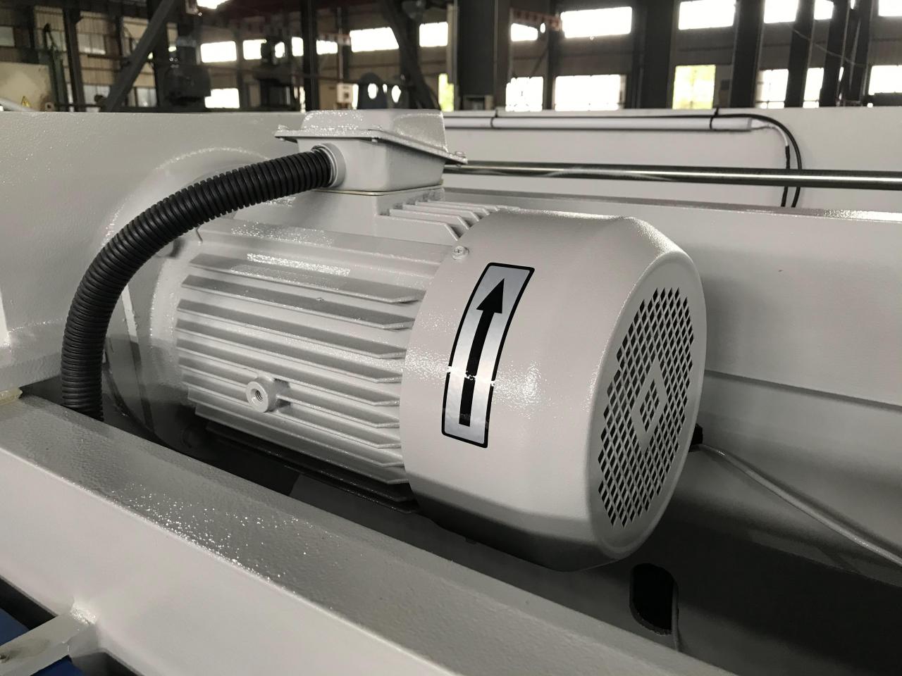 4mm Oem Qc11y-8x3200 Nc Hydraulic Guillotine Guillotine Shearing Machine 4mm Oem Qc11y-8x3200 Nc Hidravlik Gilyotin Gilyotin Kəsmə Maşını