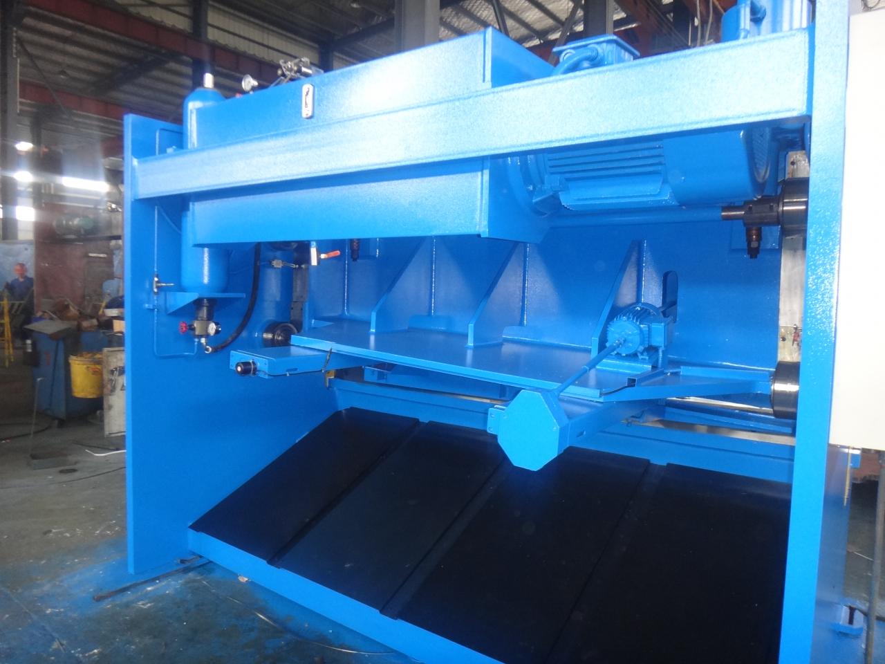 4mm Oem Qc11y-8x3200 Nc Hydraulic Guillotine Guillotine Shearing Machine 4mm Oem Qc11y-8x3200 Nc Hidravlik Gilyotin Gilyotin Kəsmə Maşını