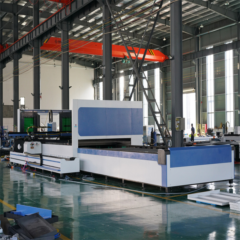 500W 1500W 4Kw Fiber Lazer Kəsmə Maşını Levha Metal Lazer Kesici 2000Watt 3kw