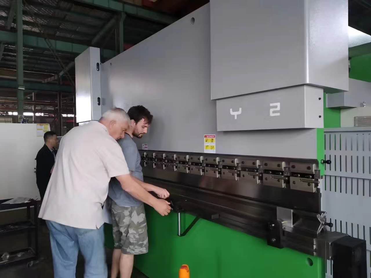 63 Ton Metal Steel Sheet Plate Bending Machine Cnc Hydraulic Press Brake For Metal Working Metal Emalı üçün 63 Tonluq Metal Polad Levha Bükmə Maşını Cnc Hidravlik Pres Əyləc