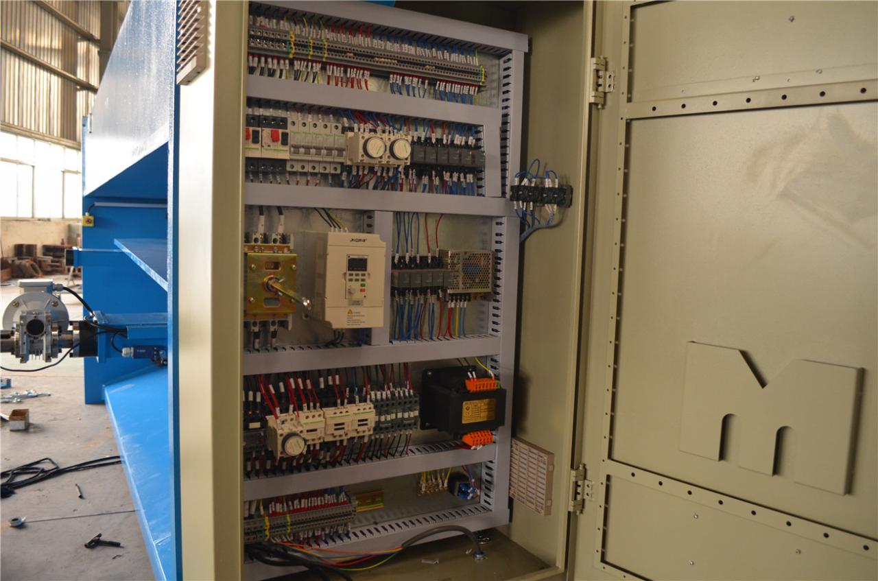 6*3200mm Guillotine Shears Metal Shear Hydraulic Iron Sheet Cutting Shearing Machine 6 * 3200mm Gilyotin Qayçıları Metal Kəsmə Hidravlik Dəmir Levha Kəsmə Makinası