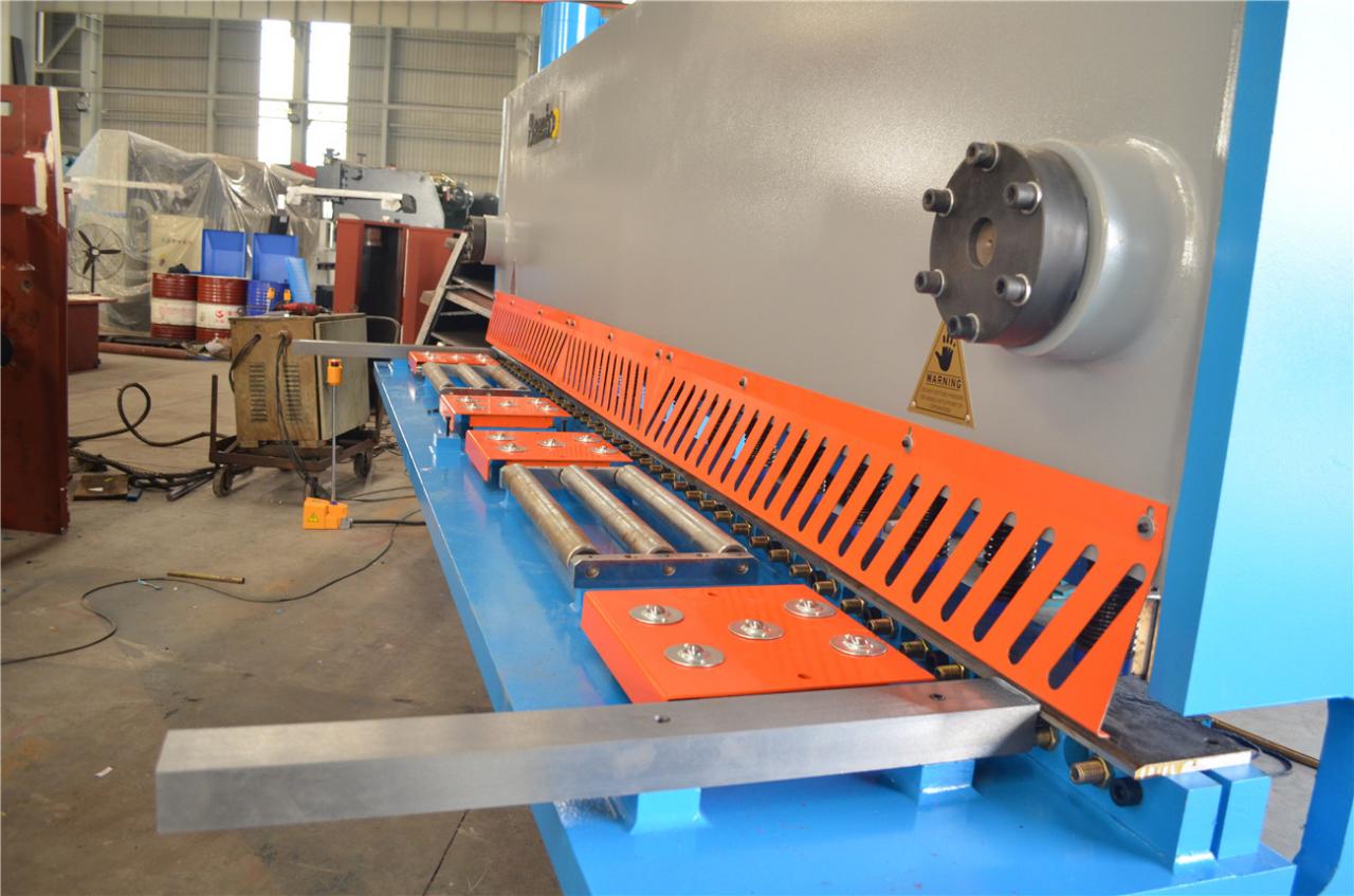 6*3200mm Guillotine Shears Metal Shear Hydraulic Iron Sheet Cutting Shearing Machine 6 * 3200mm Gilyotin Qayçıları Metal Kəsmə Hidravlik Dəmir Levha Kəsmə Makinası