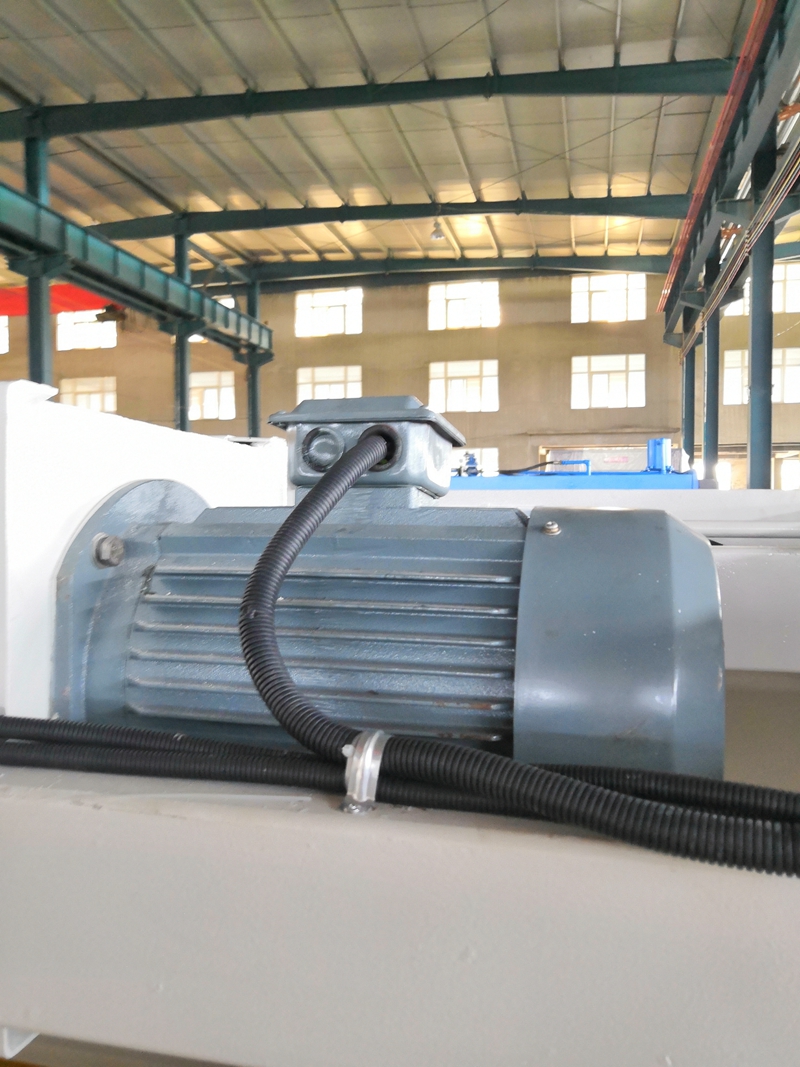 6mm Q11 Electric Sheet Plate Shearing Machine 8 Feet Sheet Metal Shearing Machine 6mm Q11 Elektrikli Levha Plitəsi Kəsmə Maşını 8 Ayaq Levha Metal Kəsmə Maşını