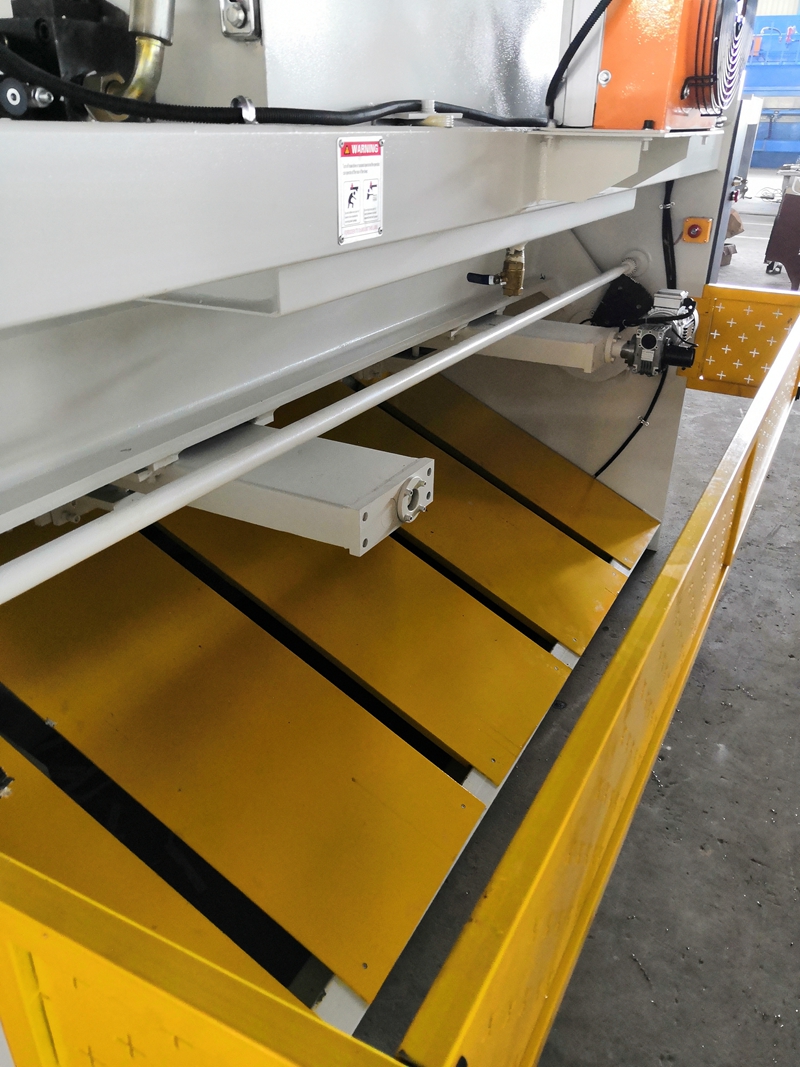 6mm Q11 Electric Sheet Plate Shearing Machine 8 Feet Sheet Metal Shearing Machine 6mm Q11 Elektrikli Levha Plitəsi Kəsmə Maşını 8 Ayaq Levha Metal Kəsmə Maşını