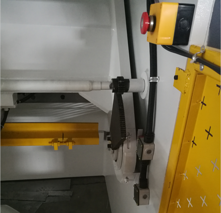 6mm Q11 Electric Sheet Plate Shearing Machine 8 Feet Sheet Metal Shearing Machine 6mm Q11 Elektrikli Levha Plitəsi Kəsmə Maşını 8 Ayaq Levha Metal Kəsmə Maşını