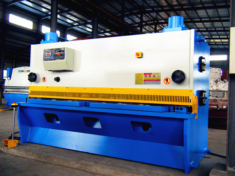 Aluminium Cutting Machine Hydraulic Guillotine Shearing Machine Pendulum Plate Shears Alüminium Kəsmə Makinası Hidravlik Gilyotin Kəsmə Maşını Sarkaç Plitə Qayçıları