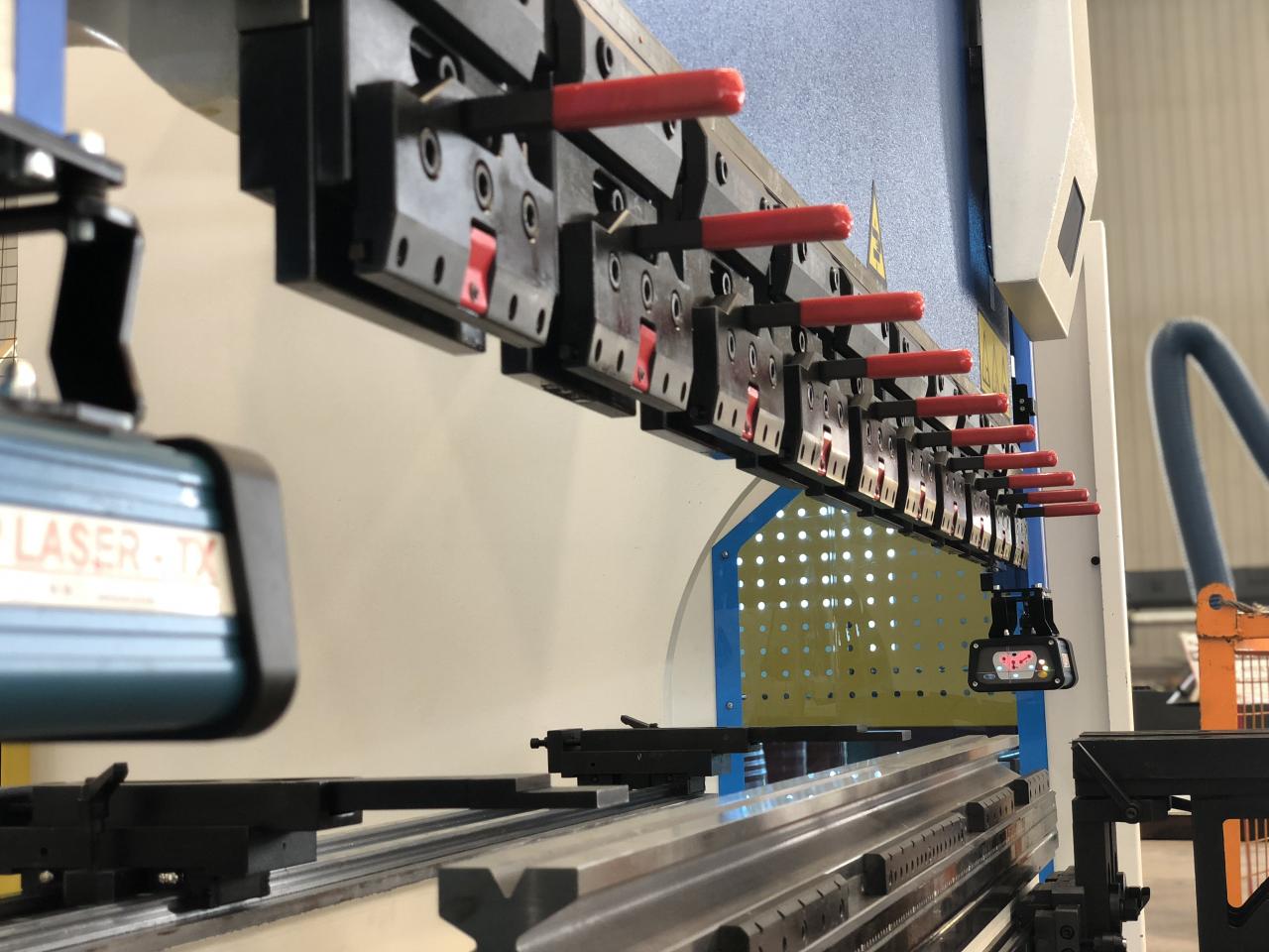 Cnc Hydraulic Bending Machine 160x3200 Press Brake Price Cnc Hidravlik Bükmə Maşını 160x3200 Pres Əyləc Qiyməti