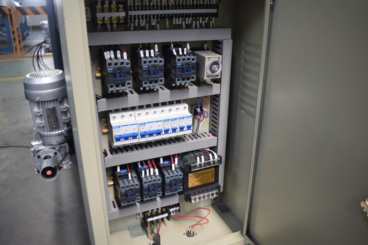 Cnc Levha Metal Kəsmə Maşını Polad Plitə Hidravlik Kəsmə Maşını