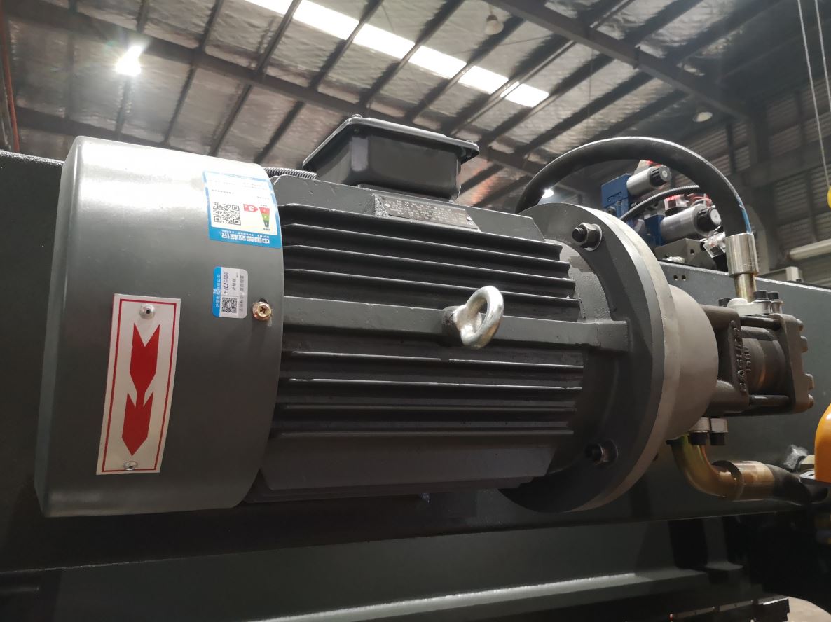 Delem Da66t 125 3+1 4+1 6+1 8+1 Cnc Hydraulic Press Brake For Metal Plate Bending Delem Da66t 125 3+1 4+1 6+1 8+1 Metal Plitələrin Bükülməsi üçün Cnc Hidravlik Pres Əyləc