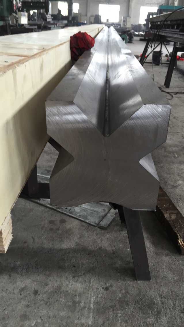 Full Automatic High Power Sheet Bending Machine And Cnc Press Brake Machine Tam Avtomatik Yüksək Güclü Vərəq Bükmə Maşını və Cnc Pres Əyləc Maşını