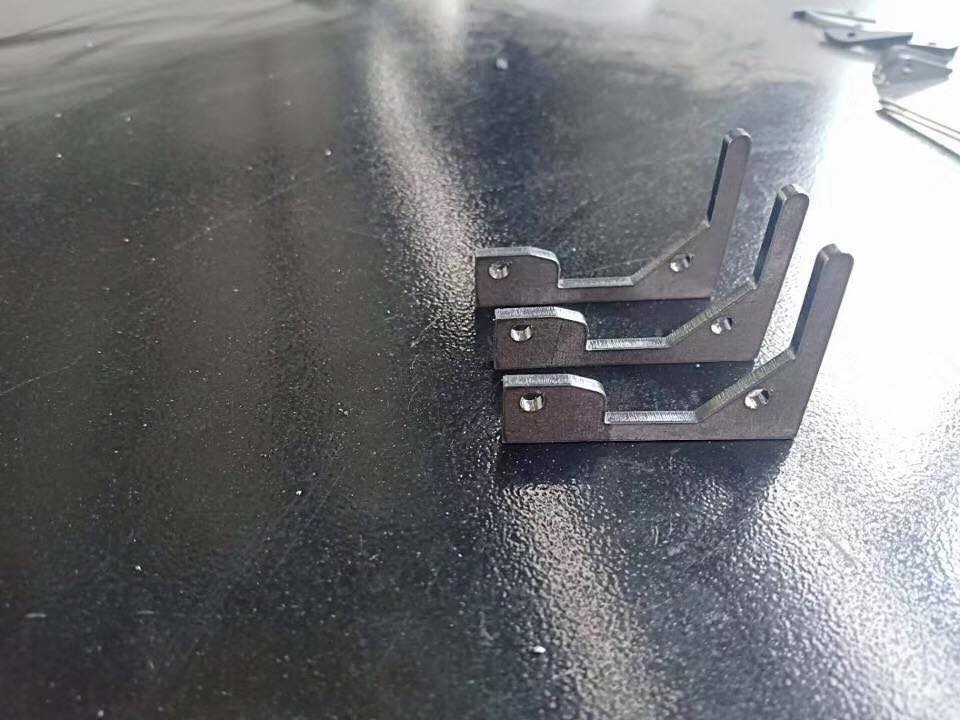 High Power 3015 2000W Metal Sheet Cnc Fiber Laser Cutting Machine Yüksək Güclü 3015 2000W Metal Levha Cnc Fiber Lazer Kəsmə Maşını