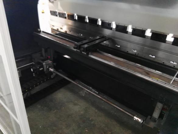 High Quality Sheet Metal Hydraulic Press Brake Machine Yüksək keyfiyyətli təbəqə metal hidravlik pres əyləc maşını
