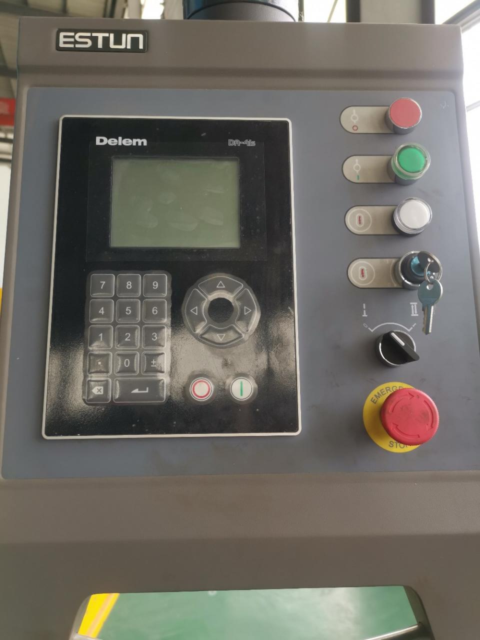 Hydraulic Stainless Steel Wc67y/k-300/6000 Mould Crowning Press Brake Hidravlik Paslanmayan Polad Wc67y/k-300/6000 Kalıp Taclama Pres Əyləci