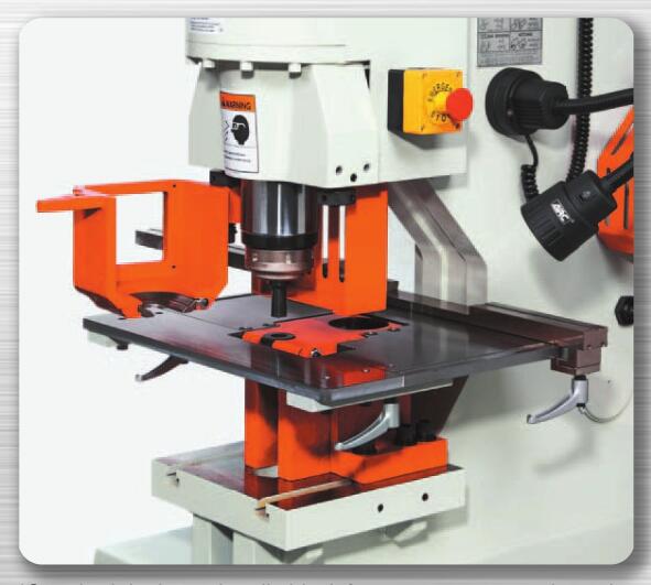 Metal Hydraulic IronWorker Machine Punching And Shearing Machine Metal Hidravlik Dəmir İşləyən Maşın Zımbalama və Kəsmə Maşını