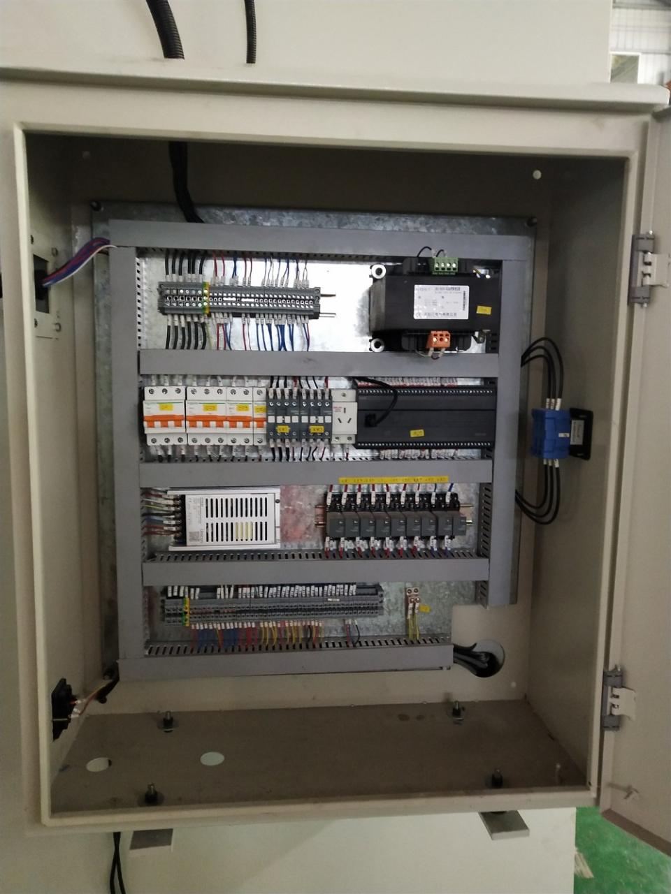 Pnevmatik Sürtünmə Debriyajı Yüksək Performanslı Punch Pres Maşını