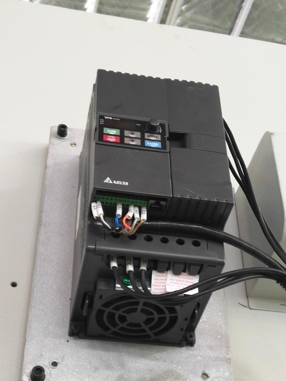 Pnevmatik Sürtünmə Debriyajı Yüksək Performanslı Punch Pres Maşını