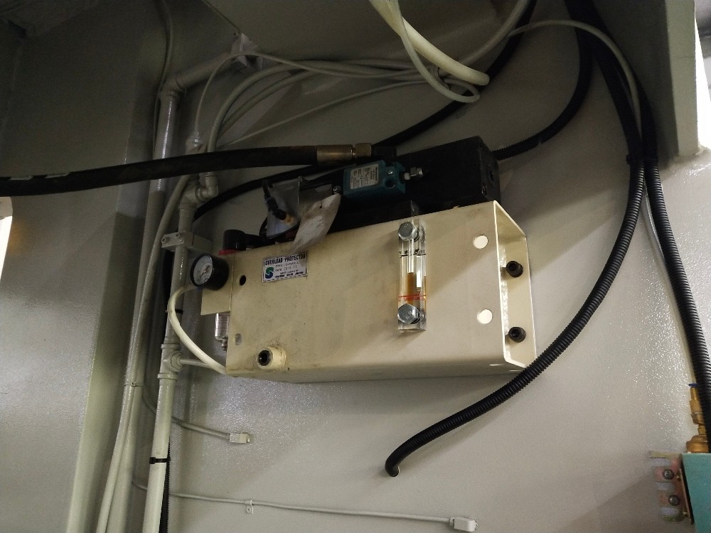 Pnevmatik Sürtünmə Debriyajı Yüksək Performanslı Punch Pres Maşını