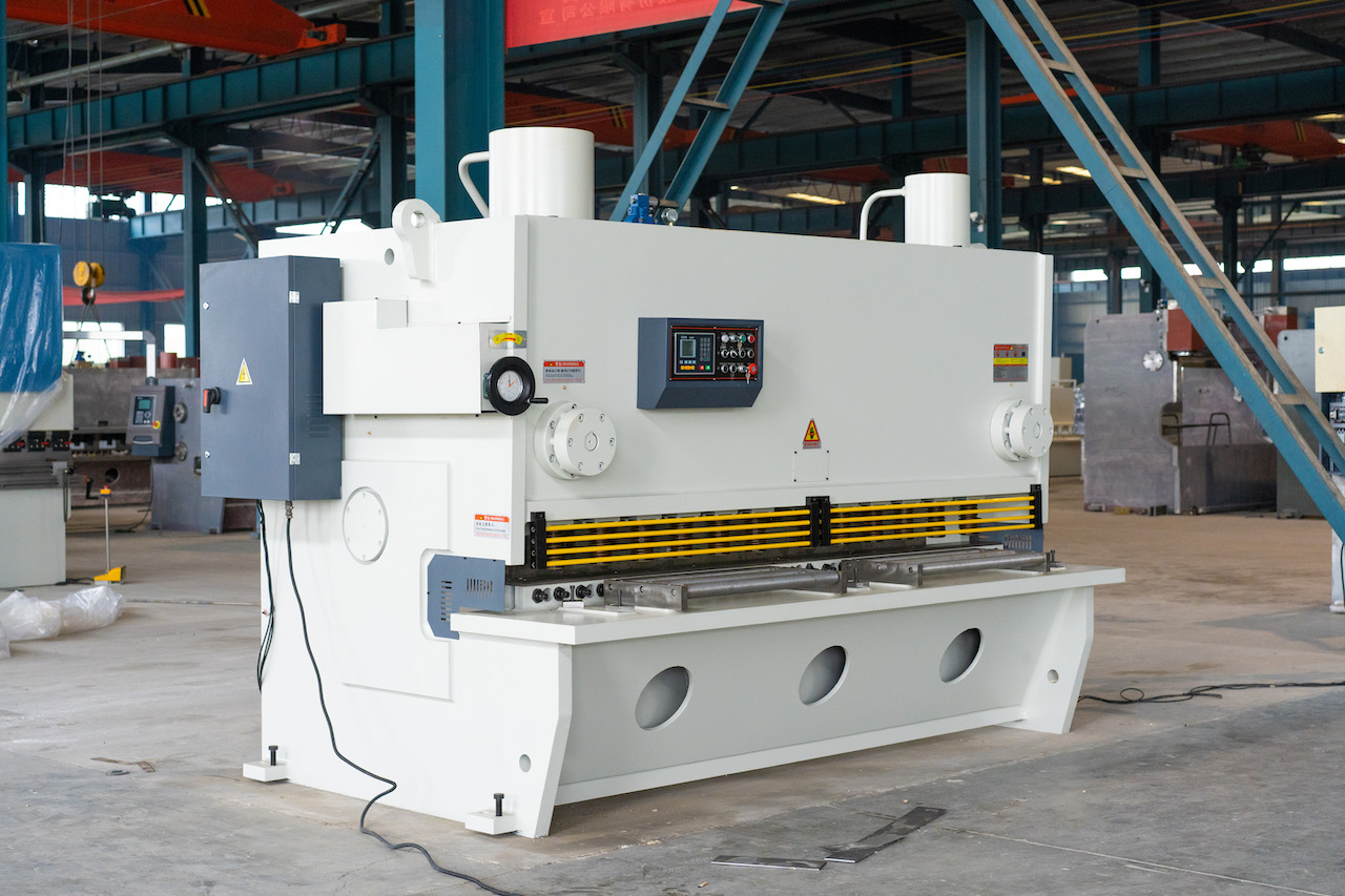 Qc11y 8x3200 Sheet Metal Shearing Machine Steel Plate Hydraulic Shearing Machine Qc11y 8x3200 vərəq kəsmə maşını Polad lövhə hidravlik kəsmə maşını