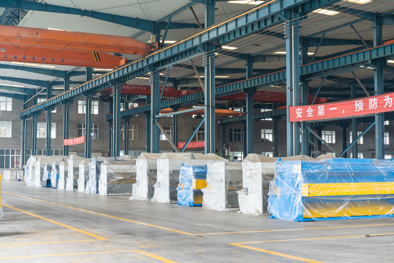 Qc11y 8x3200 Sheet Metal Shearing Machine Steel Plate Hydraulic Shearing Machine Qc11y 8x3200 vərəq kəsmə maşını Polad lövhə hidravlik kəsmə maşını