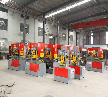 Steel Plate Angle Cutting Punching Notching Machine Hydraulic Ironworker For Sale Polad Lövhə Bucaq Kəsmə Zərbə Çəkmə Maşını Hidravlik Dəmirçi Satılır