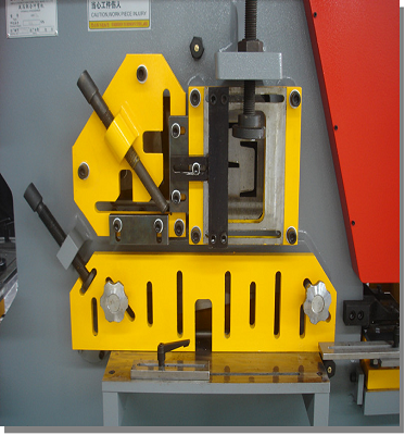 Steel Plate Angle Cutting Punching Notching Machine Hydraulic Ironworker For Sale Polad Lövhə Bucaq Kəsmə Zərbə Çəkmə Maşını Hidravlik Dəmirçi Satılır