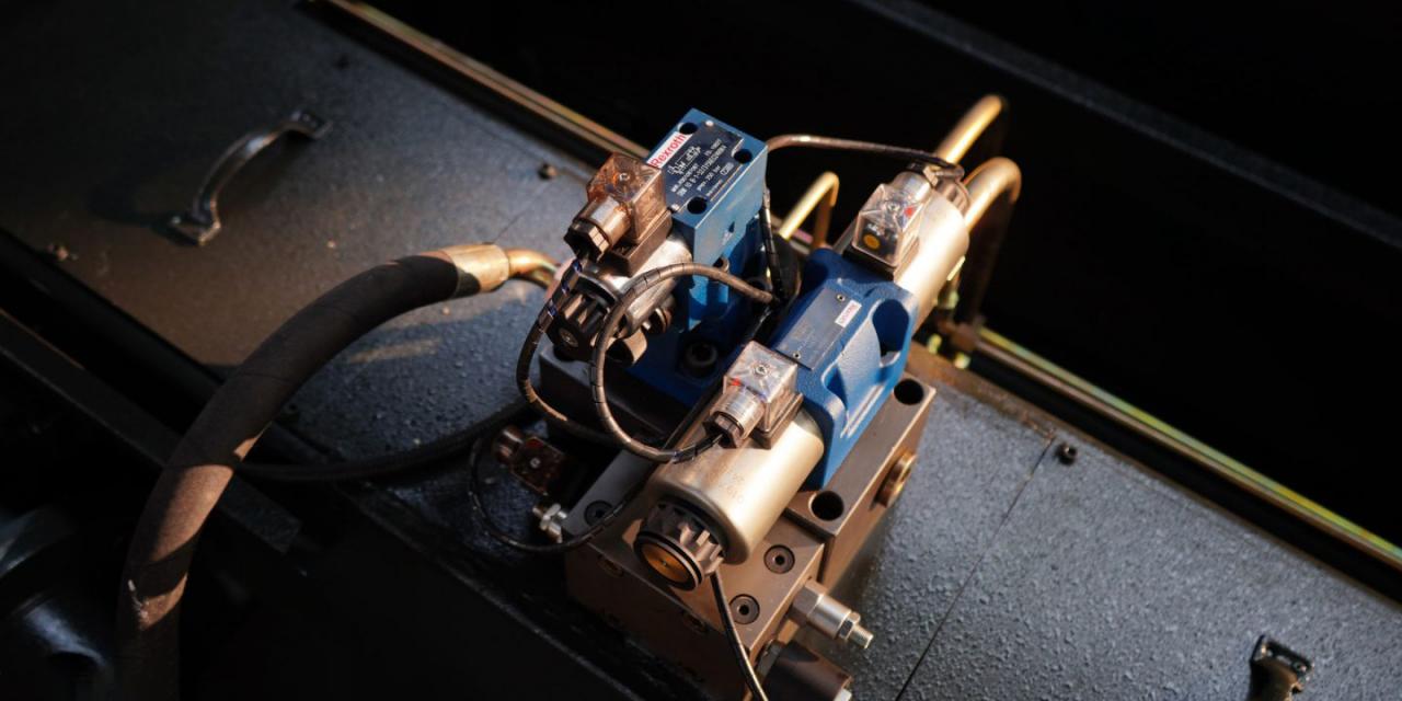 Wc67 Hydraulic Press Brake / CNC Press Bending Machine / Plate Bending Machine China Wc67 Hidravlik Pres Əyləc / CNC Pres Bükmə Maşını / Plitə Bükmə Maşını Çin