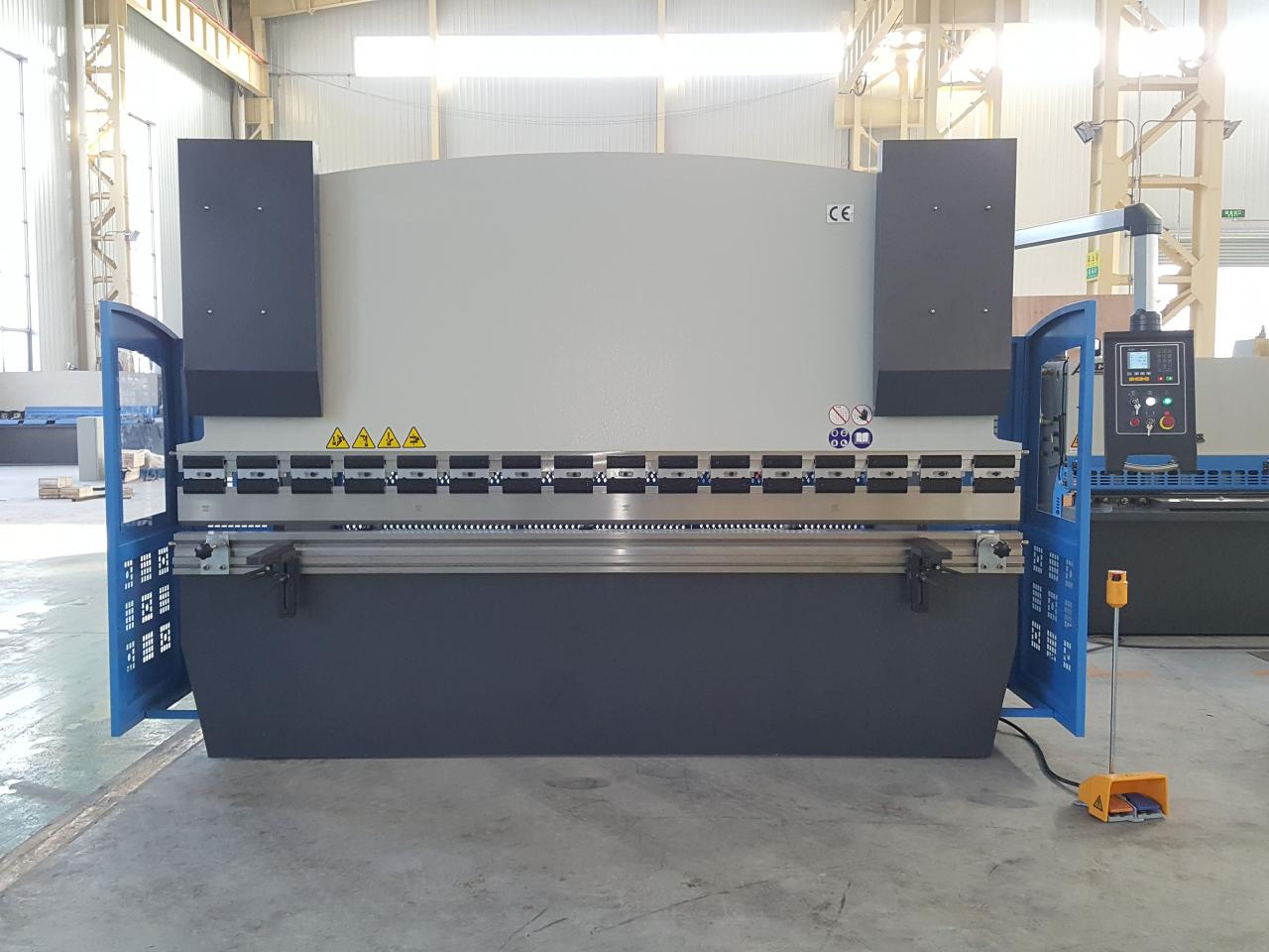 Dəmir Metal Polad Plitə üçün Wc67k 100 Ton 200 Ton Hidravlik Cnc Pres Əyləc Maşını